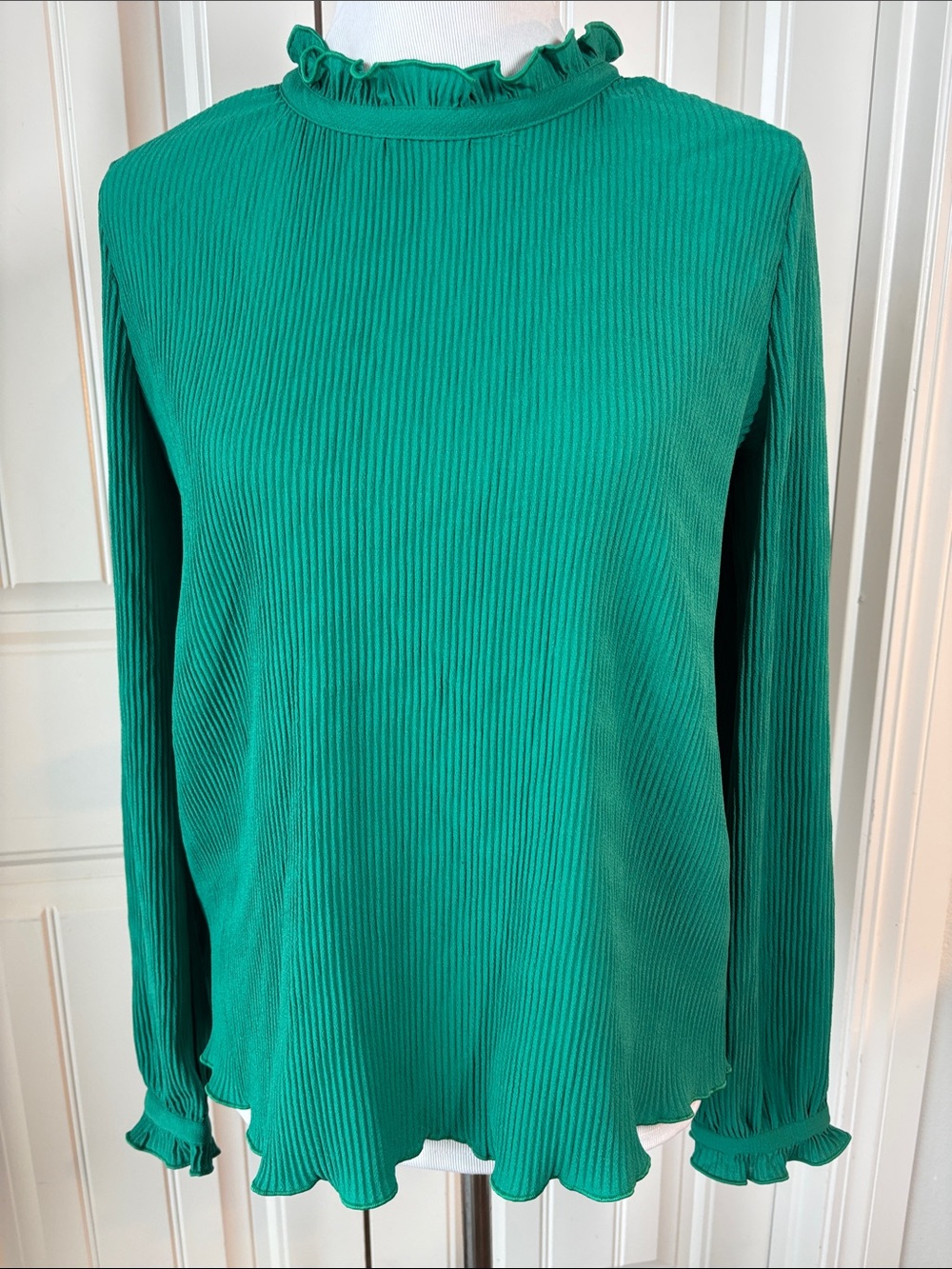 Ann Taylor Emerald Green Ruffle Mock Neck Long Sleeve Top